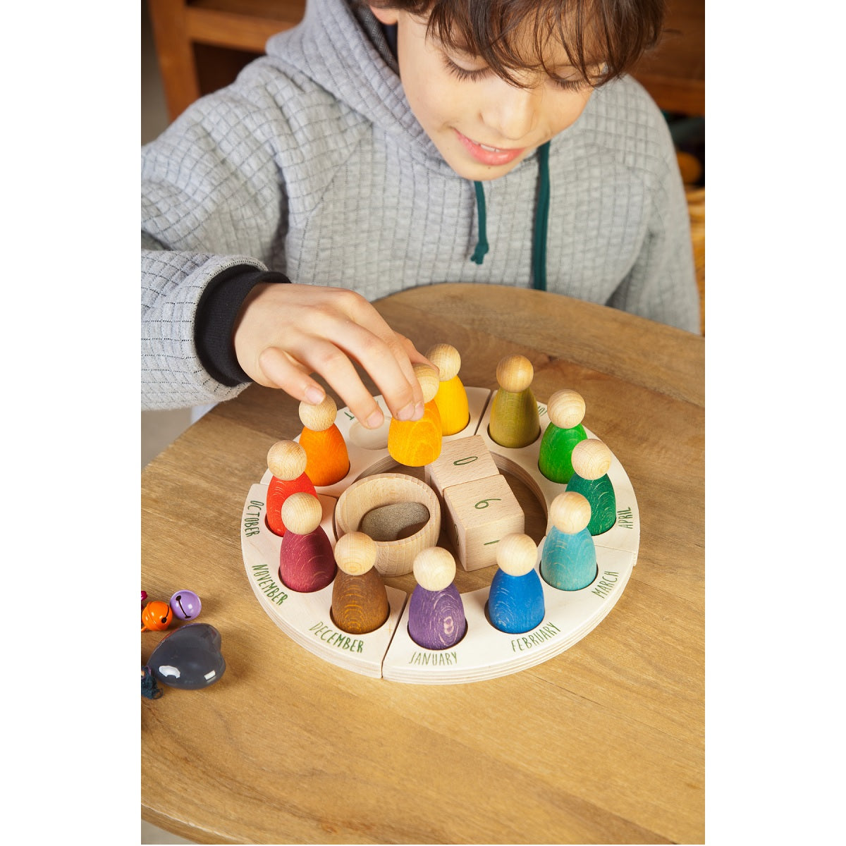 Wood Perpetual Calendar with 12 Nins