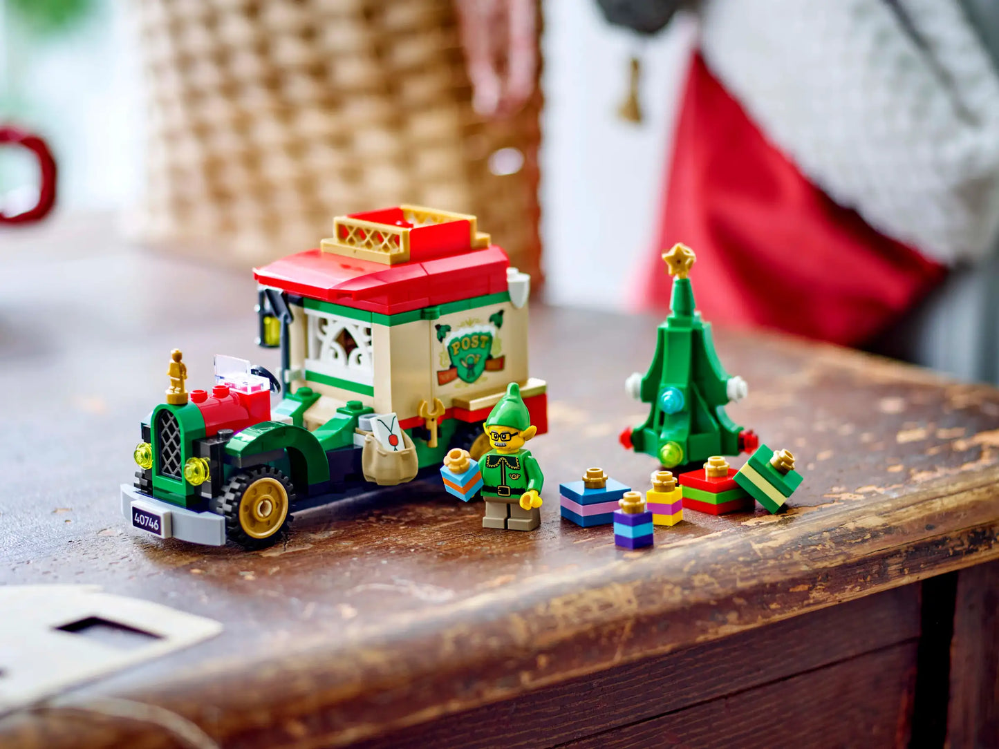 Santa's Delivery Truck Building Set