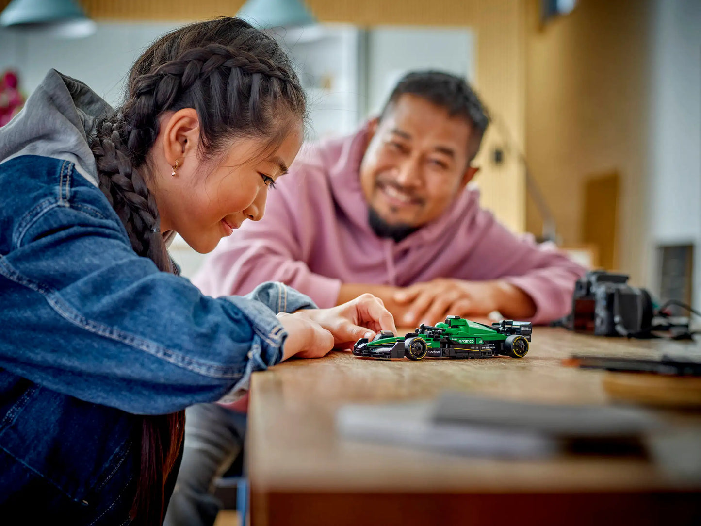 Speed Champions: Aston Martin Aramco F1® AMR24 Race Car Building Set