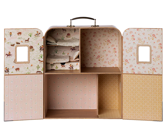 SuitCasa Mouse House