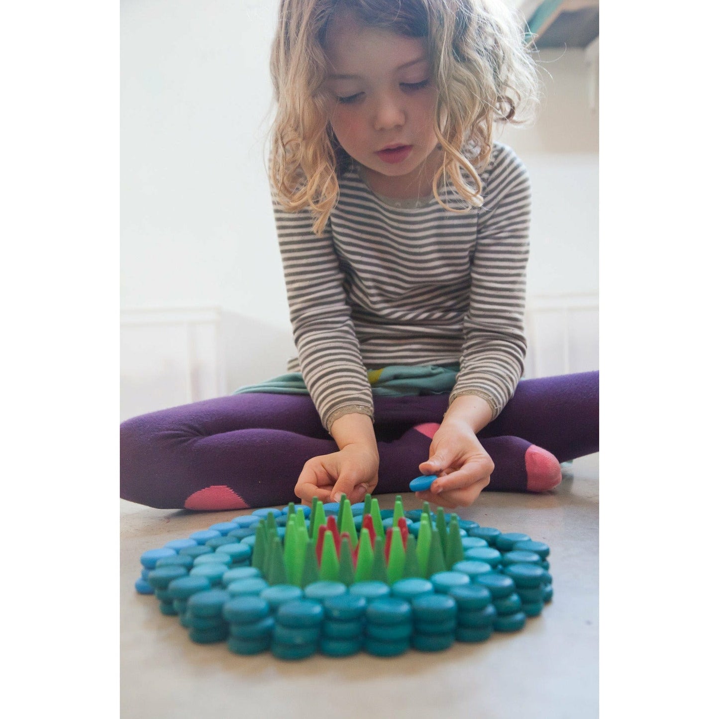 Grapat Wood Mandala Blue Coins