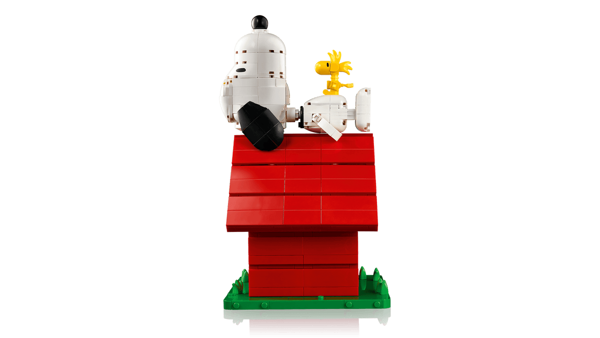Peanuts: Snoopy's Doghouse Building Set