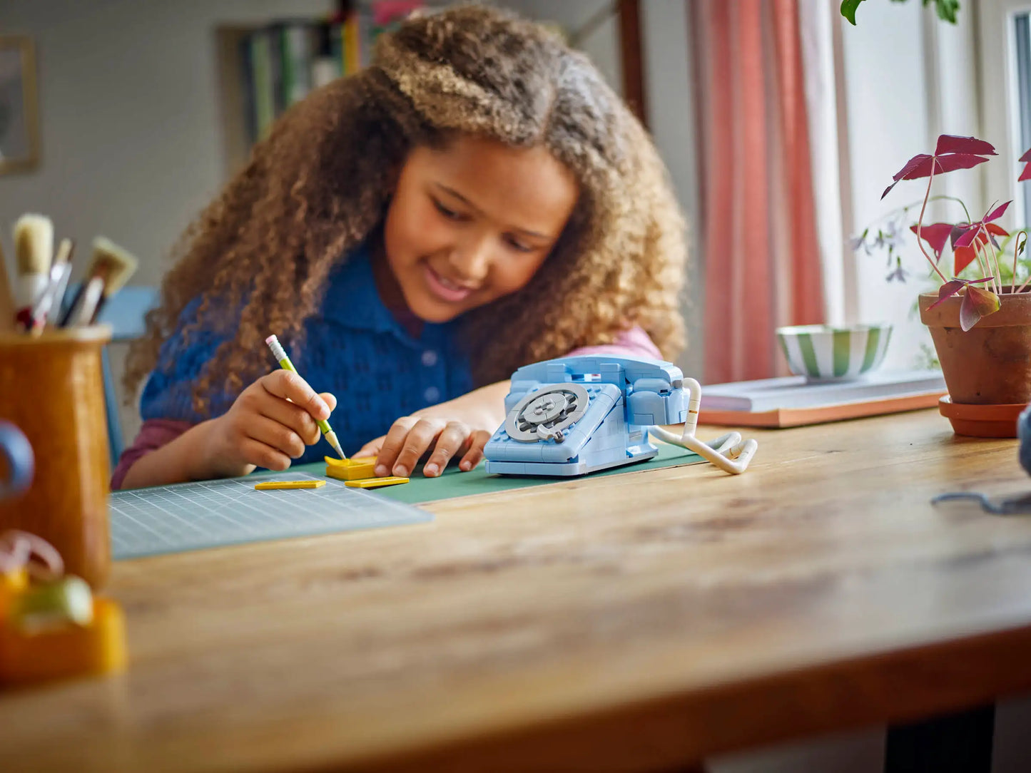 Creator: Retro Telephone Building Set