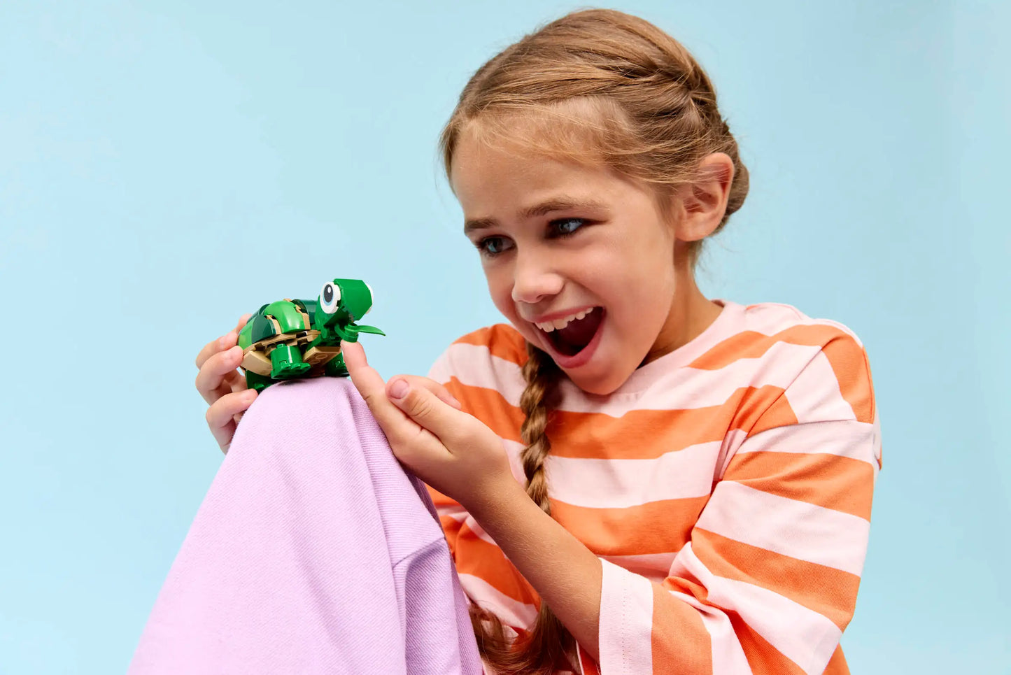 Creator: Turtle with Water Lily Flower Building Set