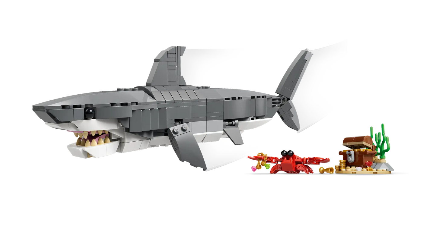 Creator: Fierce Shark with Treasure Chest Building Set