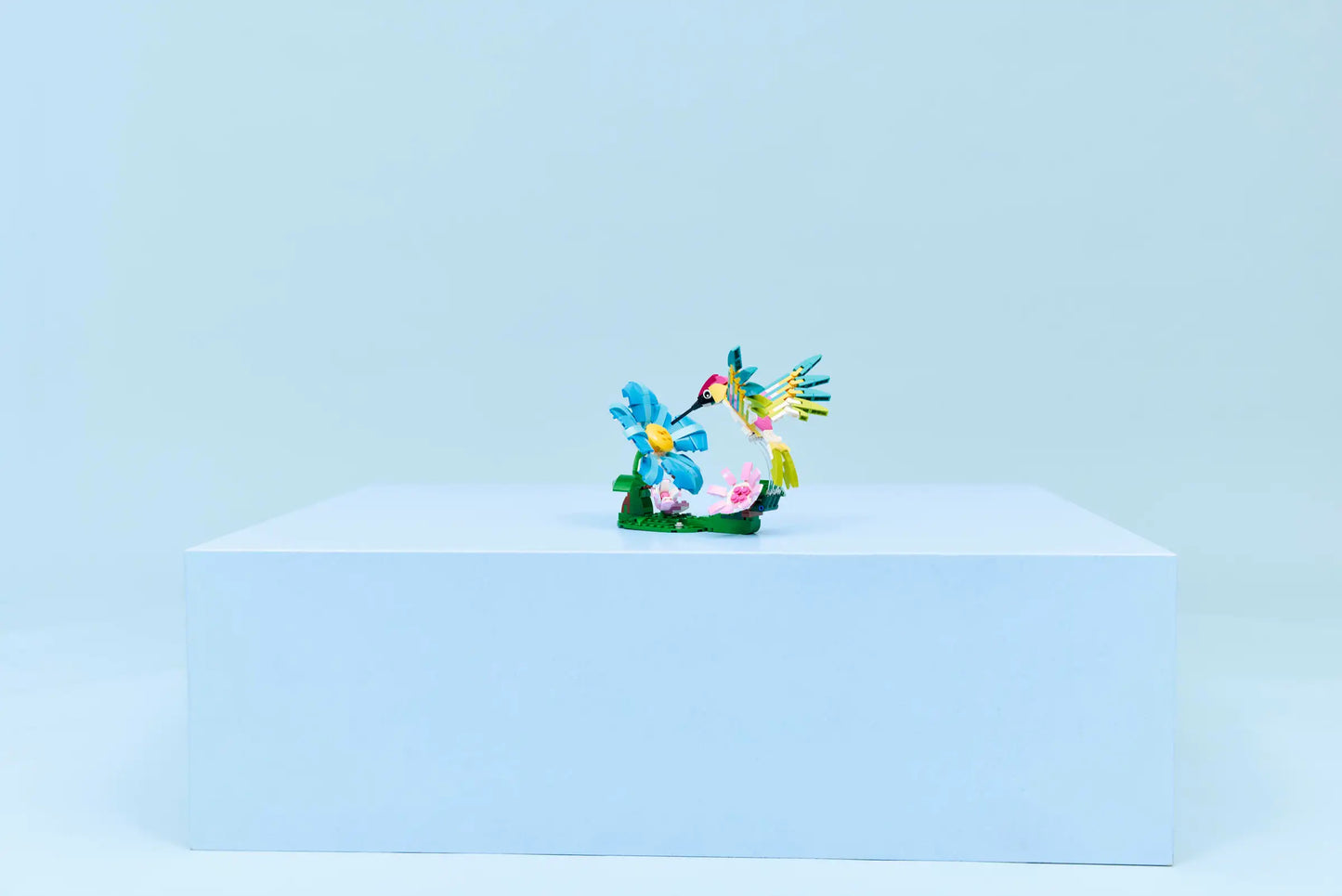 Creator: Wild Animals - Colourful Hummingbird Building Set