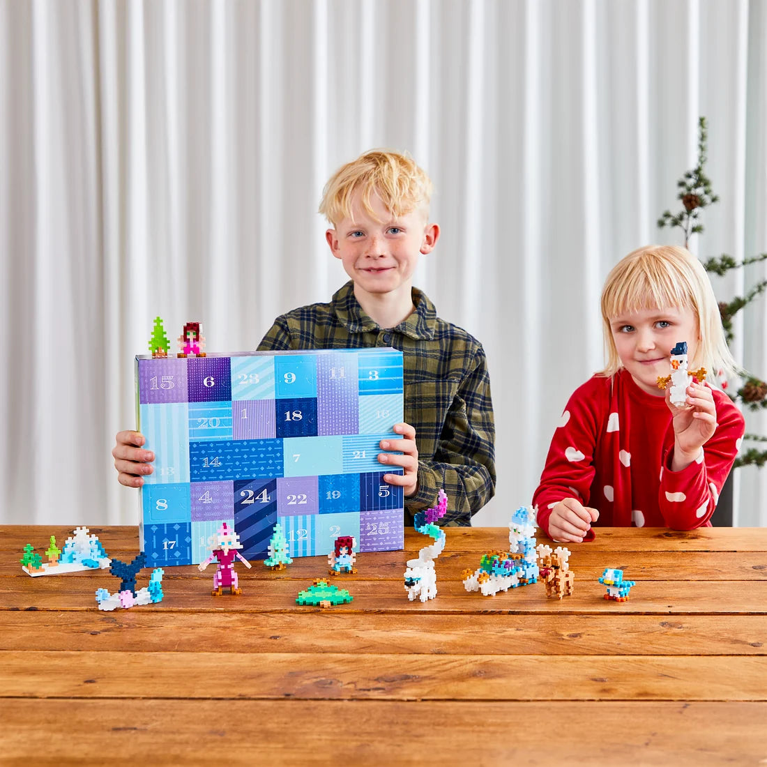 Plus Plus Advent Calendar - Santa's Northern Lights Adventure