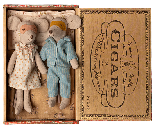 Mum and Dad Mice in Cigarbox