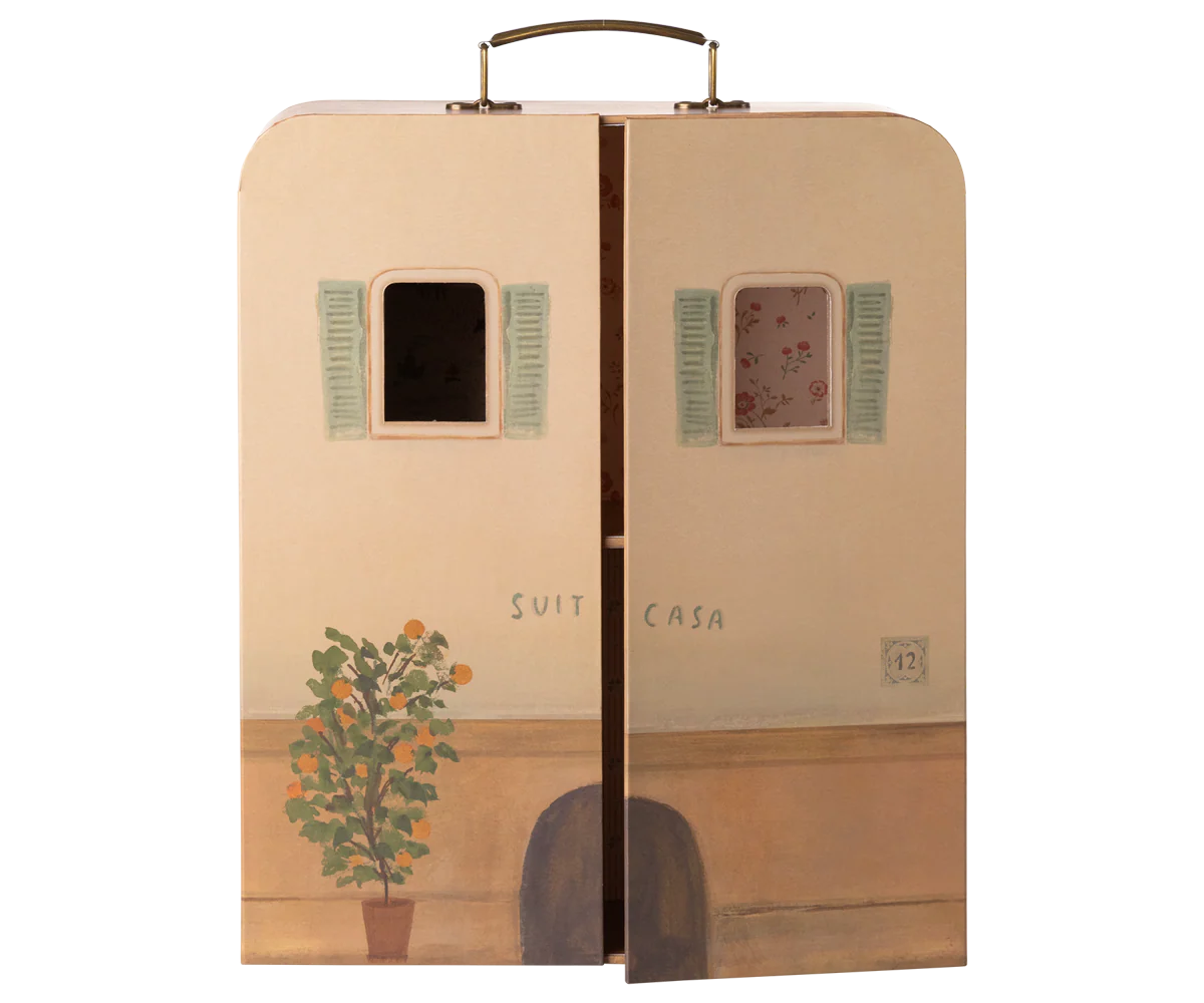 SuitCasa Mouse House