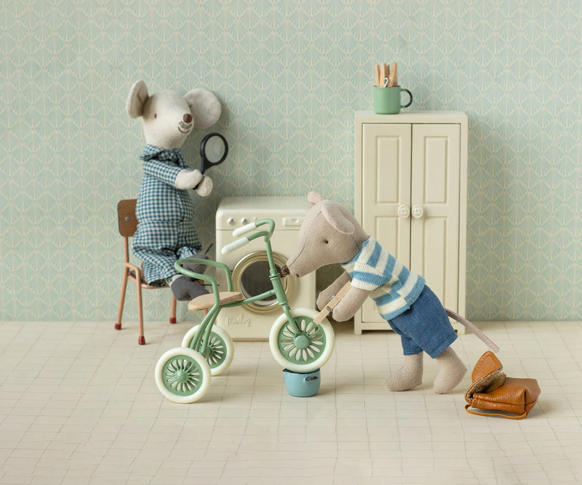 Tricycle Mouse - Big Sibling