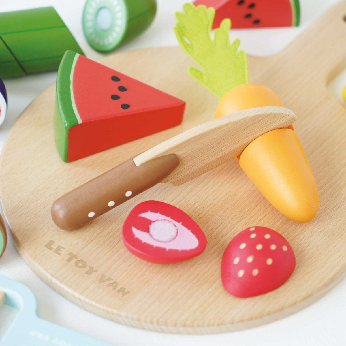 Sliceable play food shop