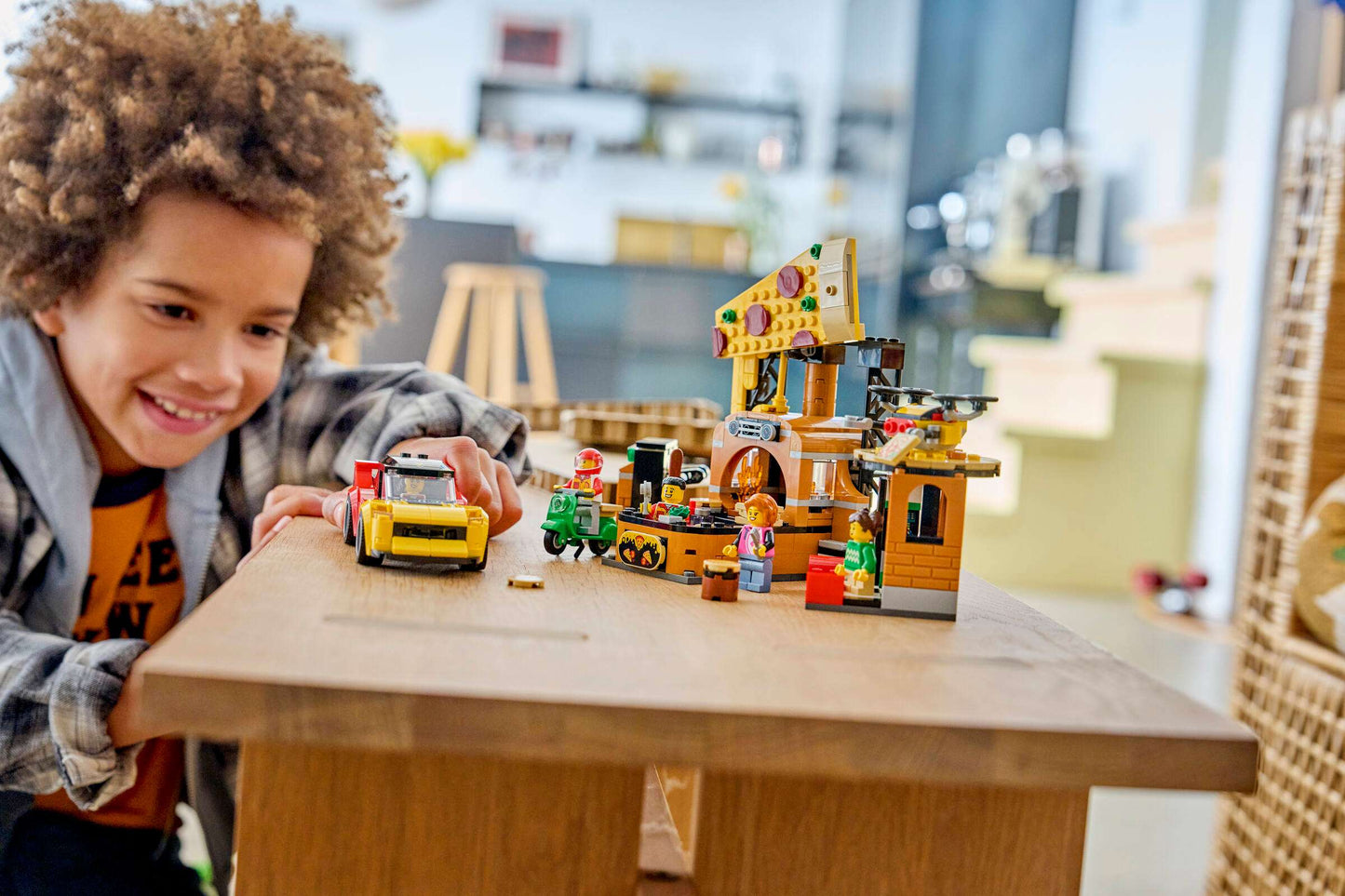 City: Pizza Delivery Experience with Vehicles Building Set