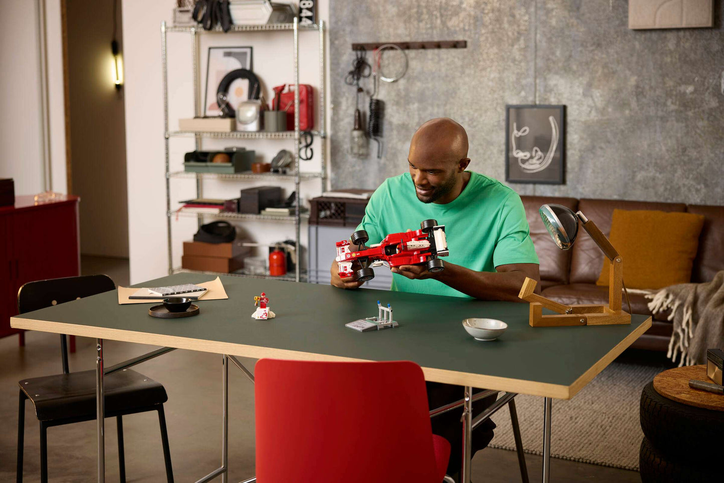 Icons: Ferrari F2004 & Michael Schumacher Building Kit