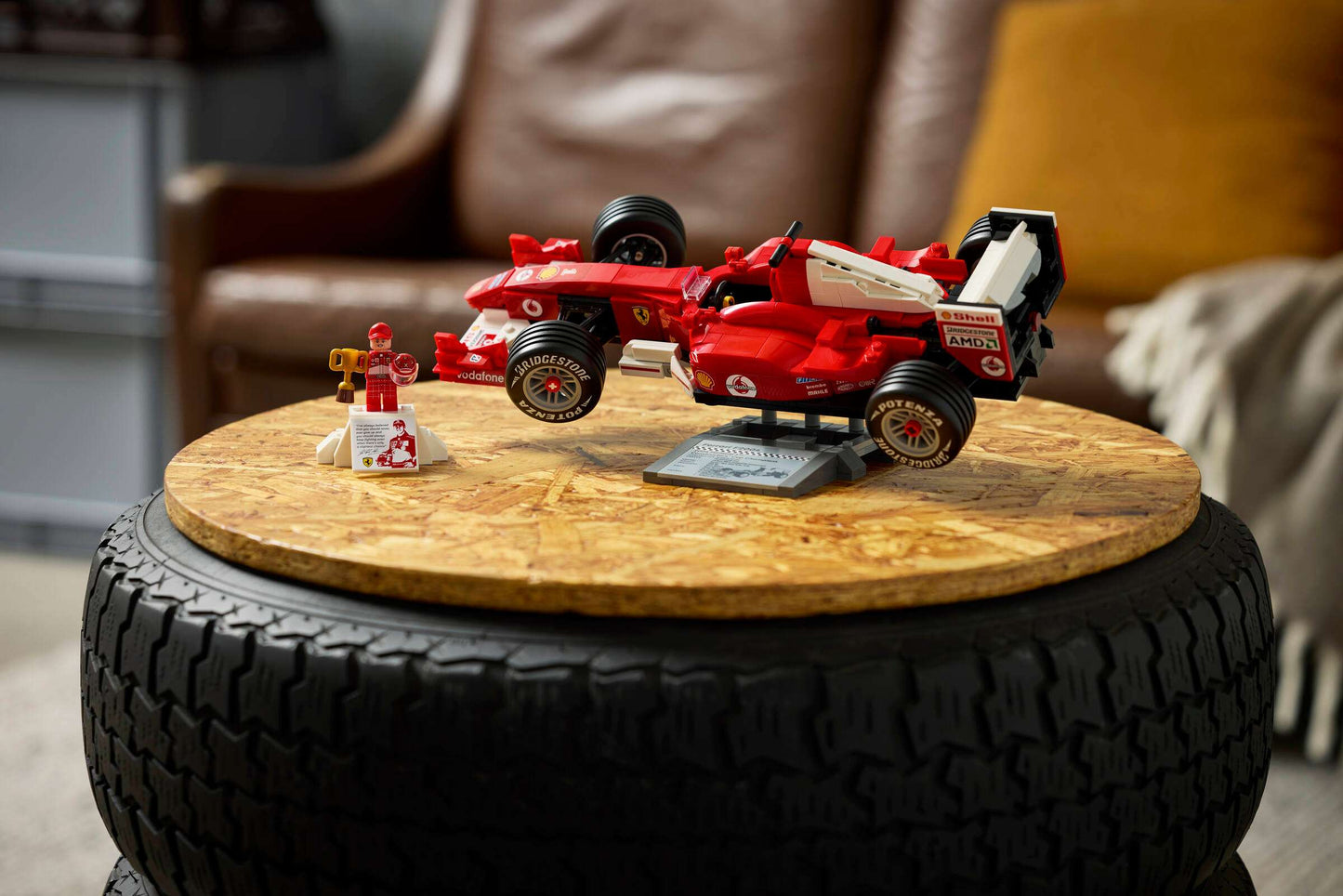 Icons: Ferrari F2004 & Michael Schumacher Building Kit