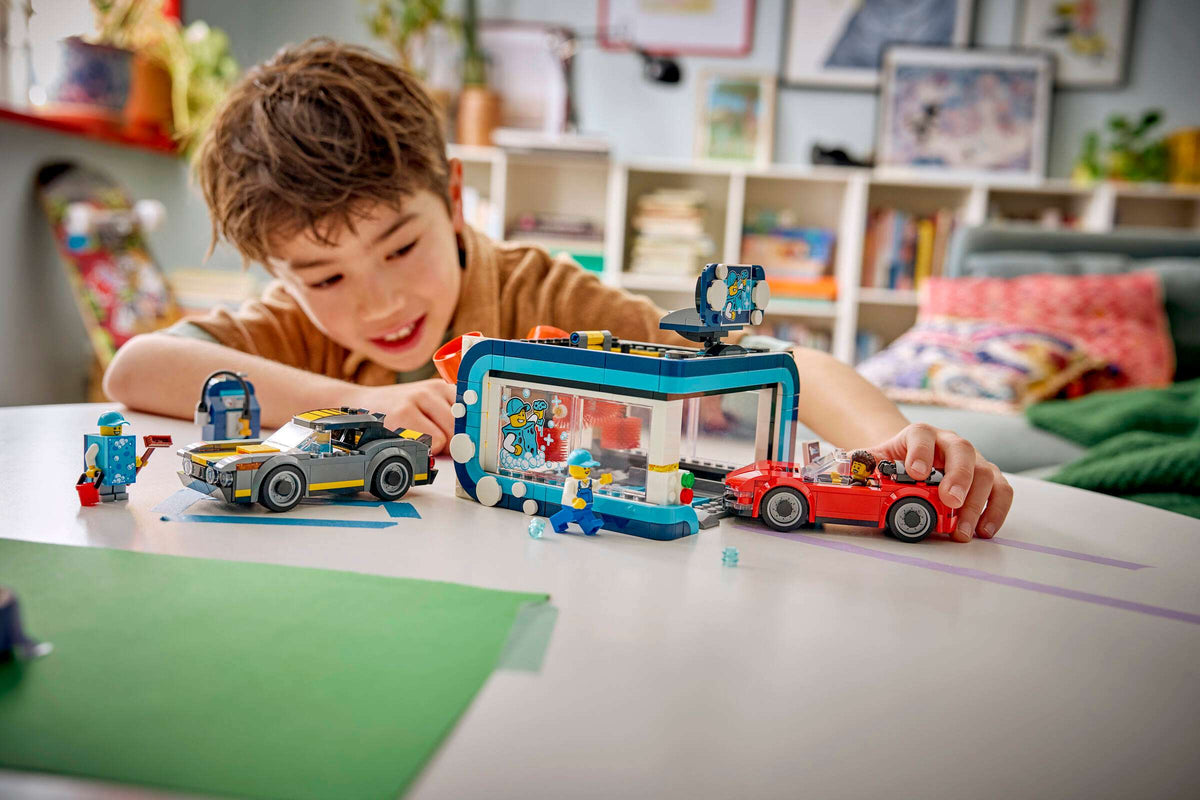 City: Drive-Through Car Wash Building Set