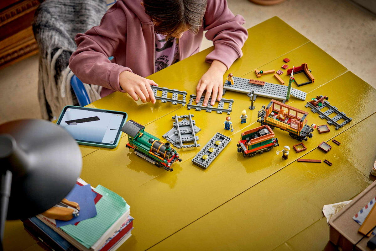 City: Vintage Steam Train Building Set