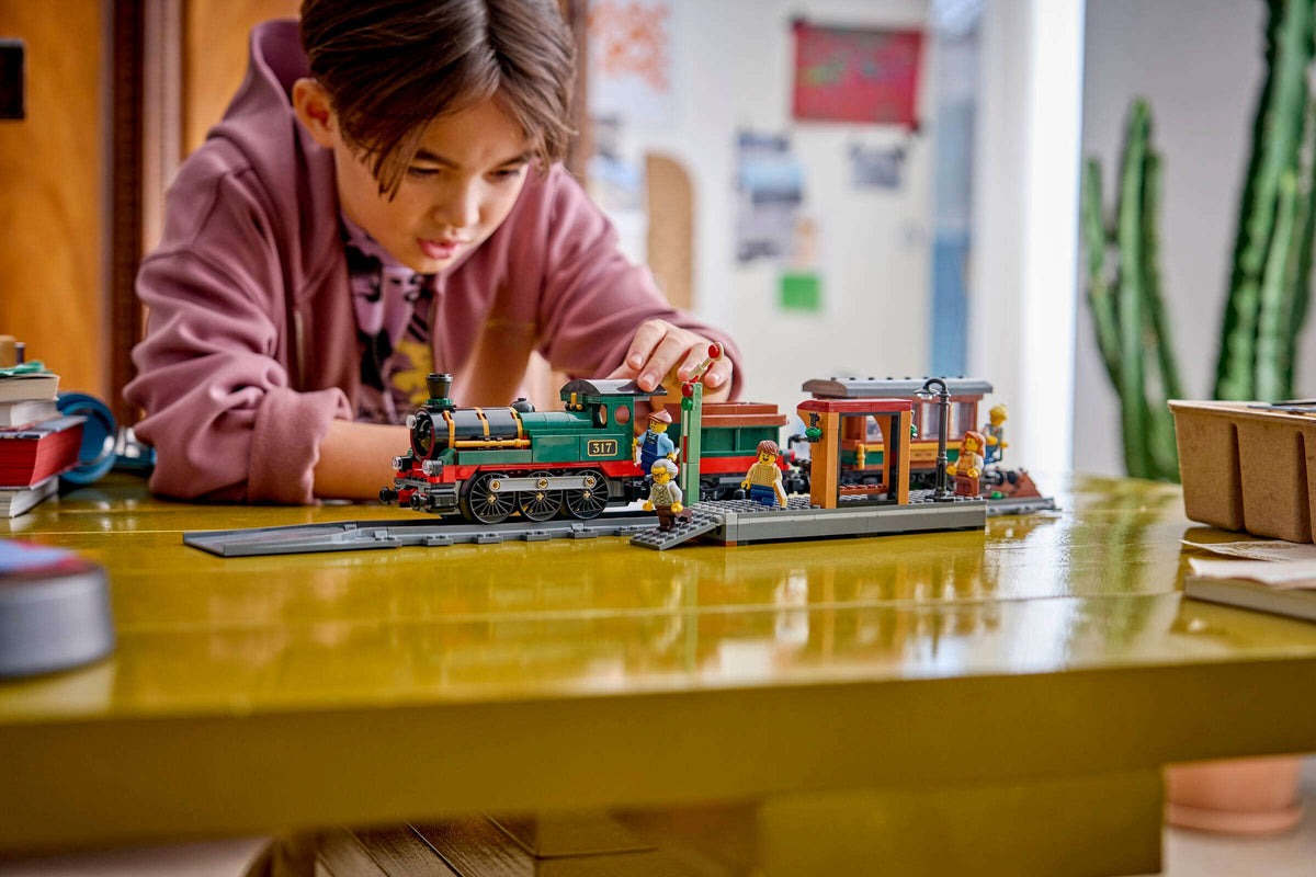 City: Vintage Steam Train Building Set