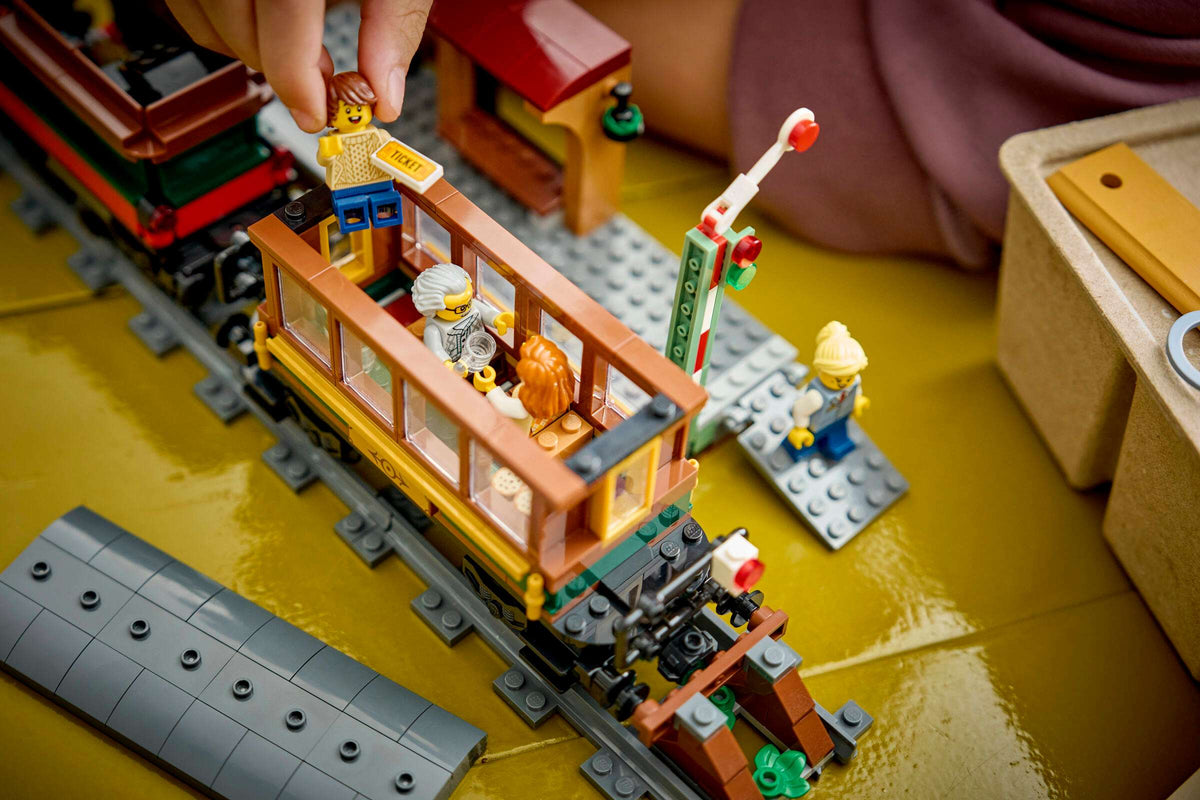 City: Vintage Steam Train Building Set